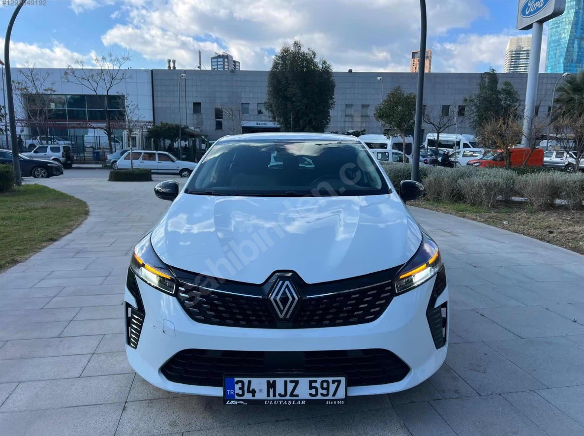 2024 MODEL CLİO VERGİ LEVHALILARA TAMAMINA KREDİ 60 AY TAKSİT